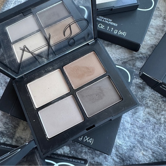 Nars Bundle of Blushes, Eyeshadow Palettes, Eyeshadow Sticks, Bags EUC - Picture 11 of 16